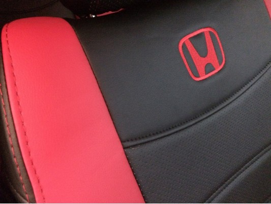 Авточехлы на Honda Civic 8 4D Авточехлы на Honda Civic 8 4D